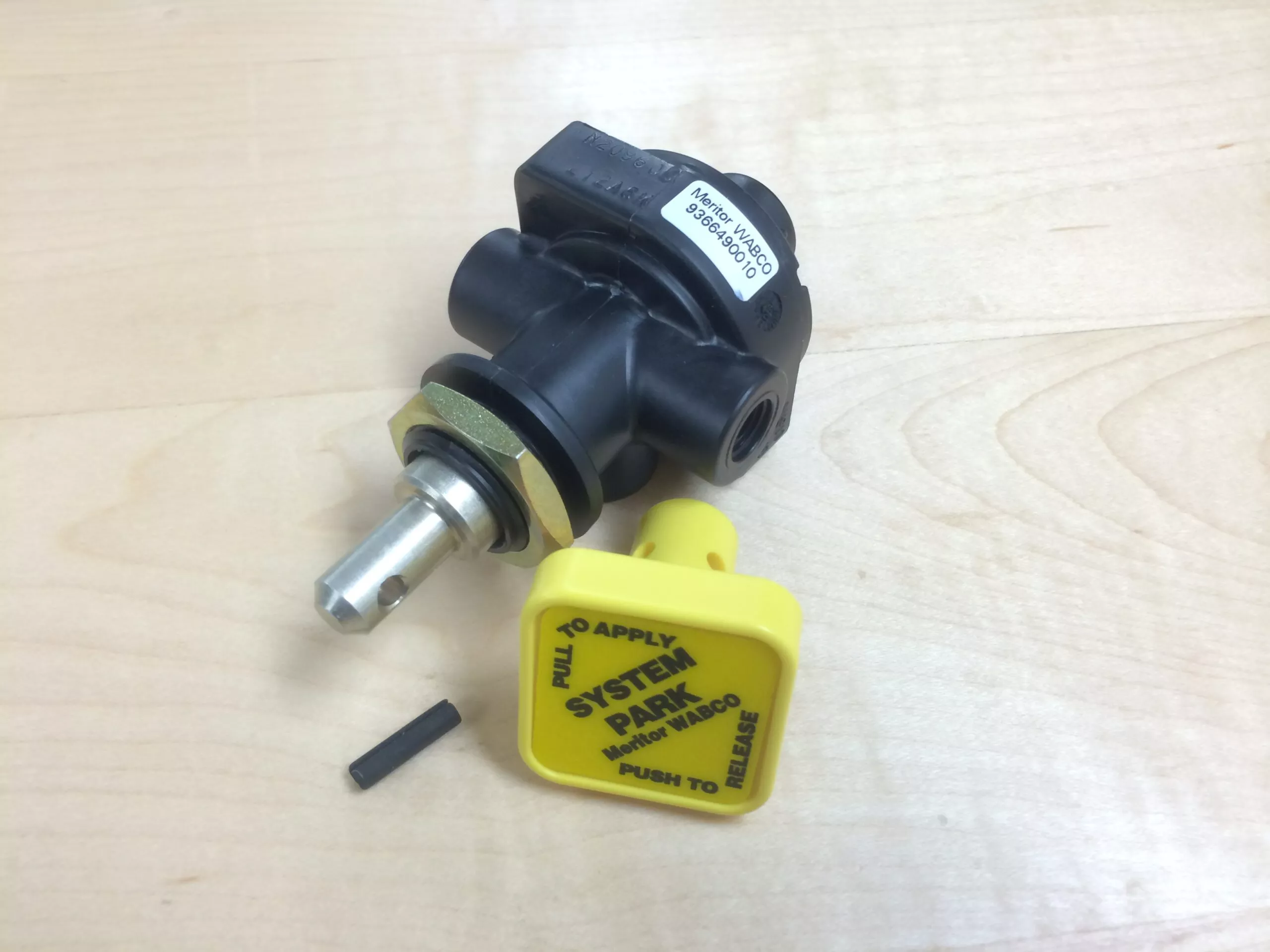 Meritor Wabco Air Park Brake valve 9366490010