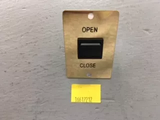 OPEN/CLOSE Switch with Gold Mounting Plate 16617212