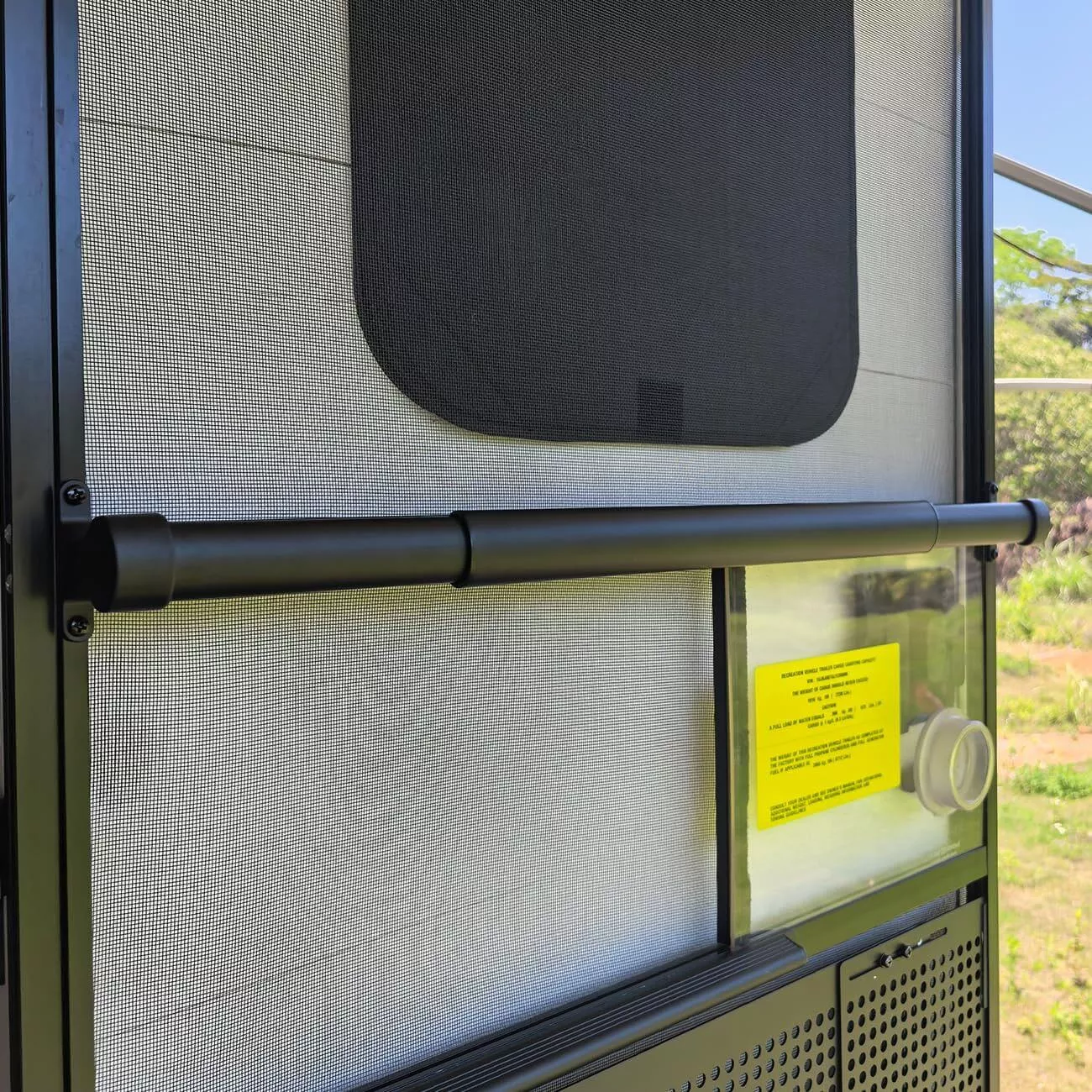 Preassembled Adjustable Aluminum RV Screen Door Crossbar Handle