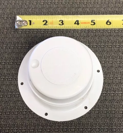 WHITE Camco Sewer Vent Assembly 40032