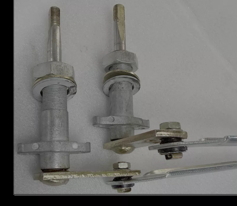 Wiper Pivot Link & Pivot Bracket Assembly